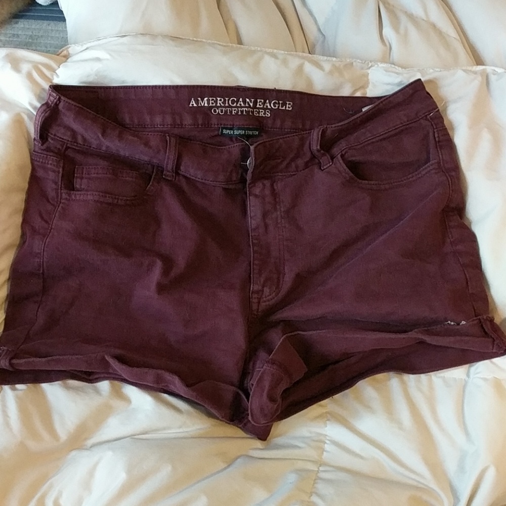 Super stretch maroon shorts
